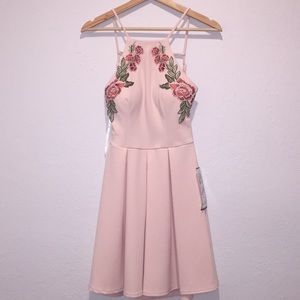 Mini floral dress 🌸